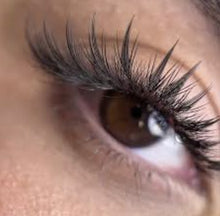 Load image into Gallery viewer, Printed Anime Feather Spike Lashes