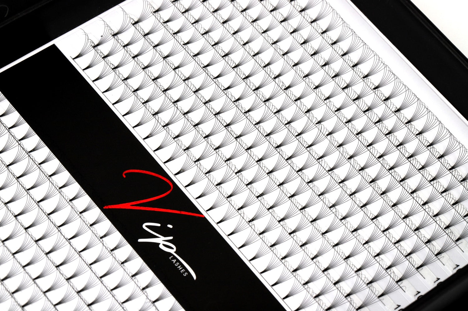 7D D curl 0.05 Premade Lashes XL - Black Trays